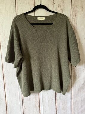 By Together Olive Green Waffle Knit Short Sleeve Sweater Size
L